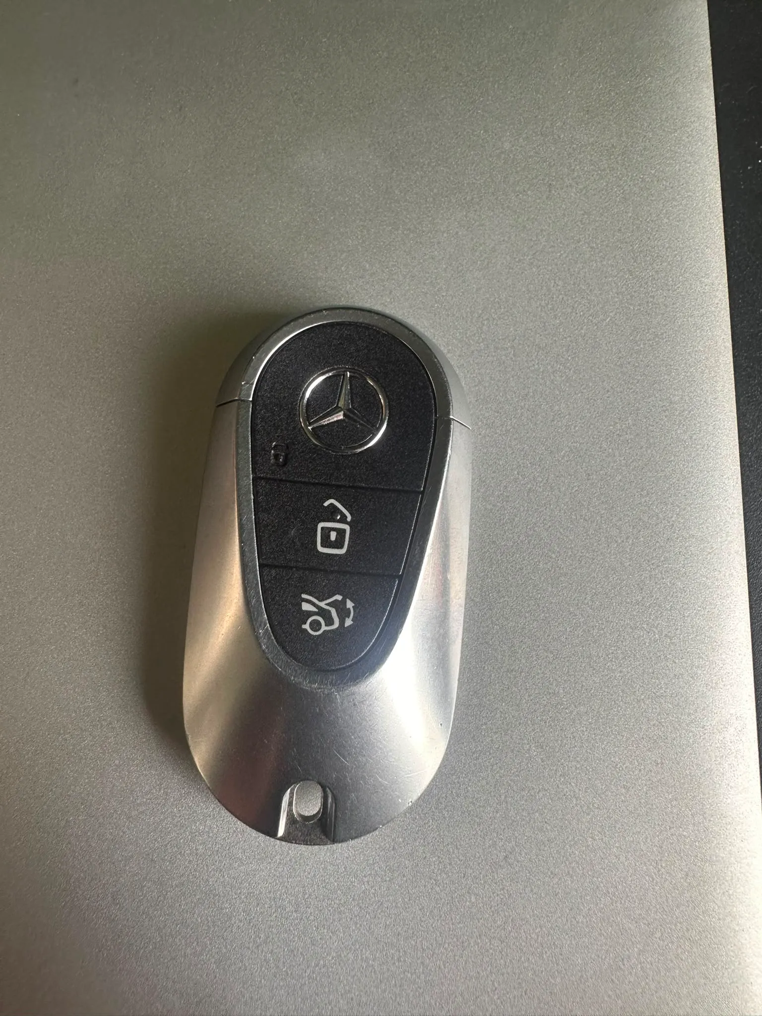Clé Mercedes FBS4 grise (télécommande) reproduite chez MH Auto Performance